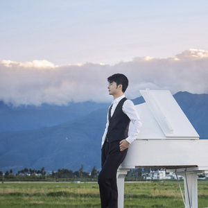 周兰献日三部曲顺序
